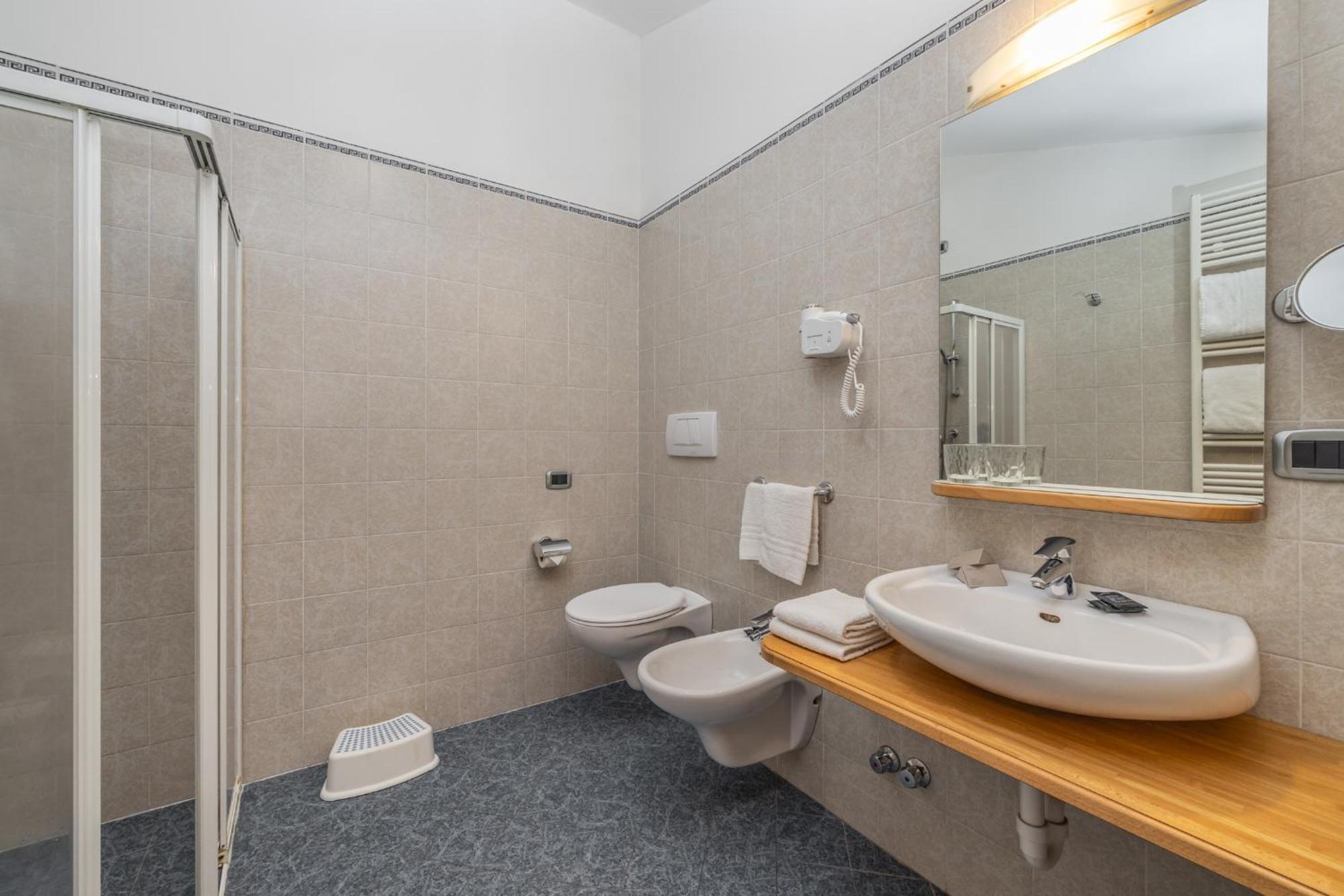 Superior Quadruple Room,1565559214:JPEG